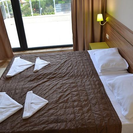 Tm Deluxe Hotel Slăntjev Brjag Exteriör bild