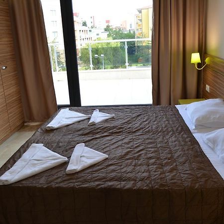 Tm Deluxe Hotel Slăntjev Brjag Exteriör bild
