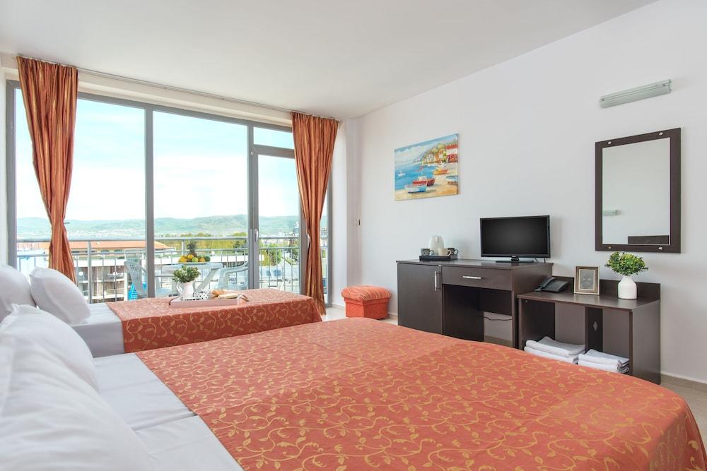 Tm Deluxe Hotel Slăntjev Brjag Exteriör bild