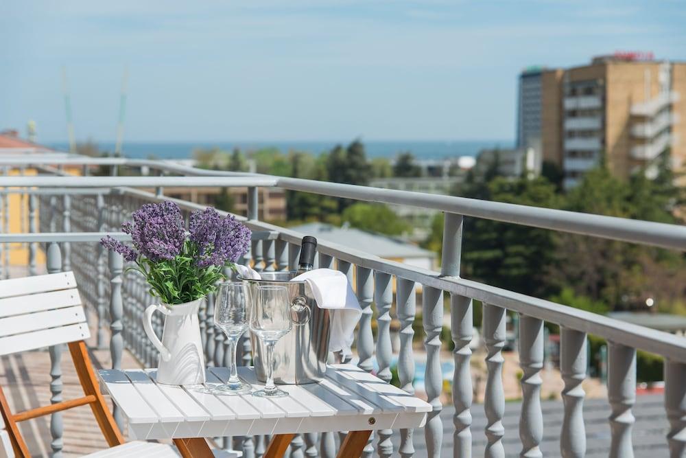 Tm Deluxe Hotel Slăntjev Brjag Exteriör bild