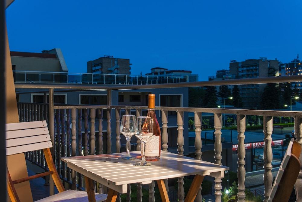 Tm Deluxe Hotel Slăntjev Brjag Exteriör bild