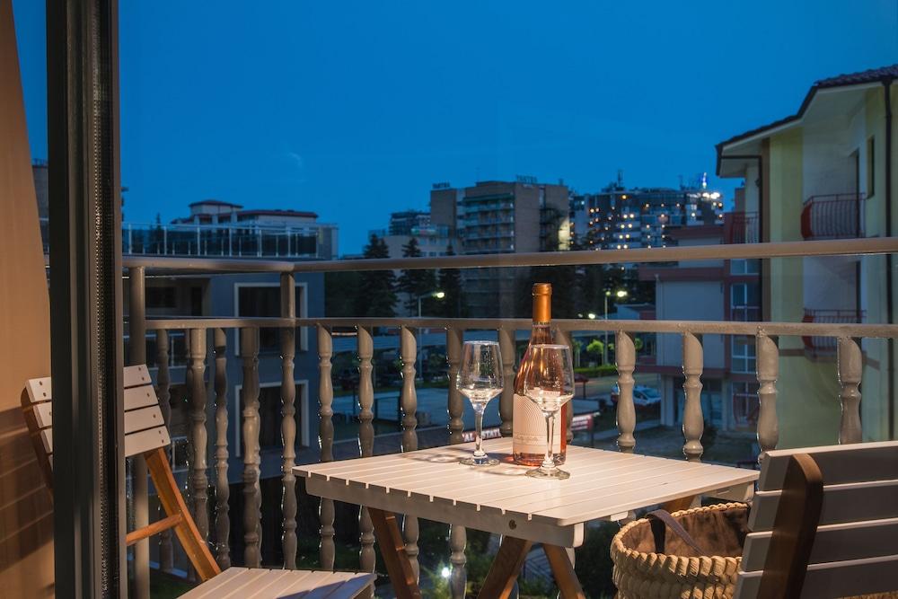 Tm Deluxe Hotel Slăntjev Brjag Exteriör bild