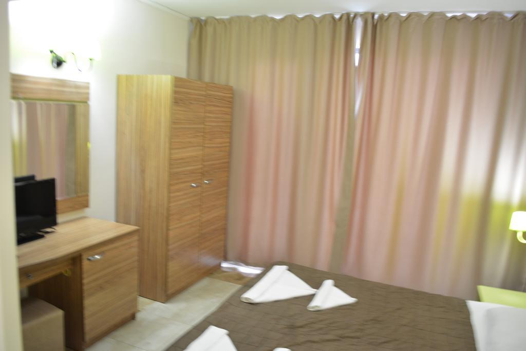 Tm Deluxe Hotel Slăntjev Brjag Exteriör bild
