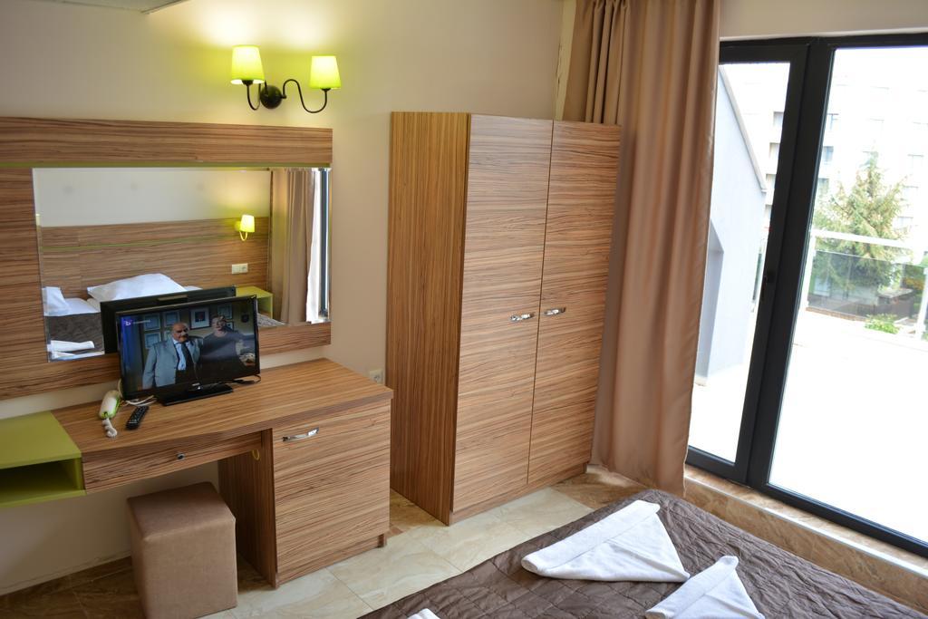 Tm Deluxe Hotel Slăntjev Brjag Exteriör bild