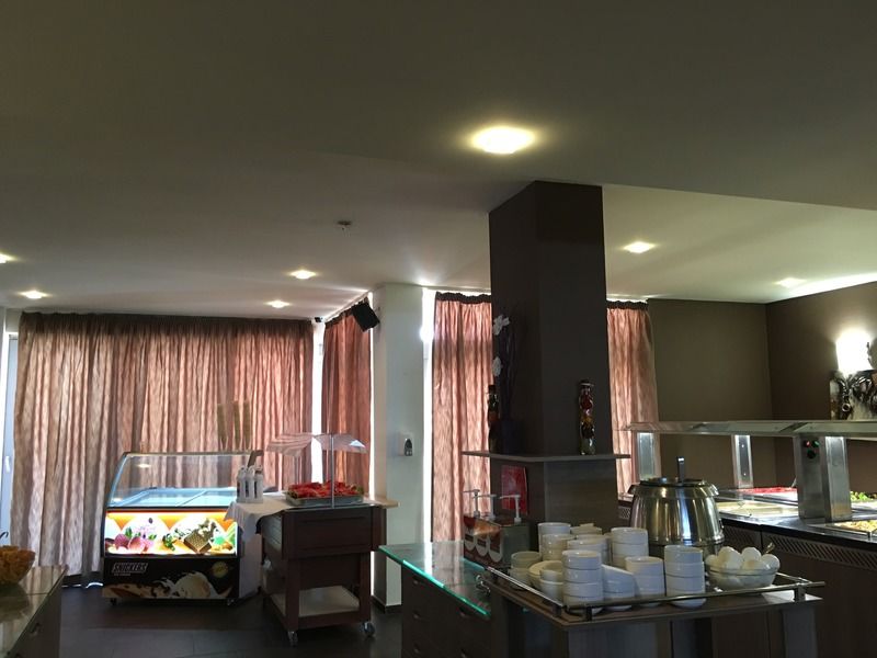 Tm Deluxe Hotel Slăntjev Brjag Exteriör bild