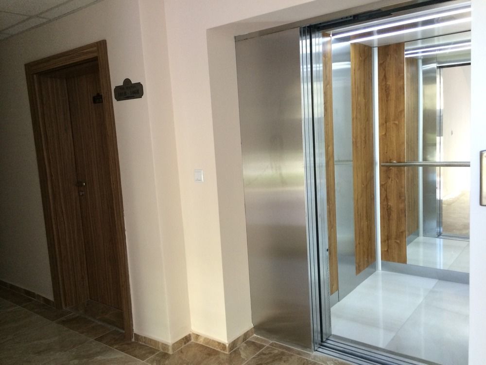Tm Deluxe Hotel Slăntjev Brjag Exteriör bild