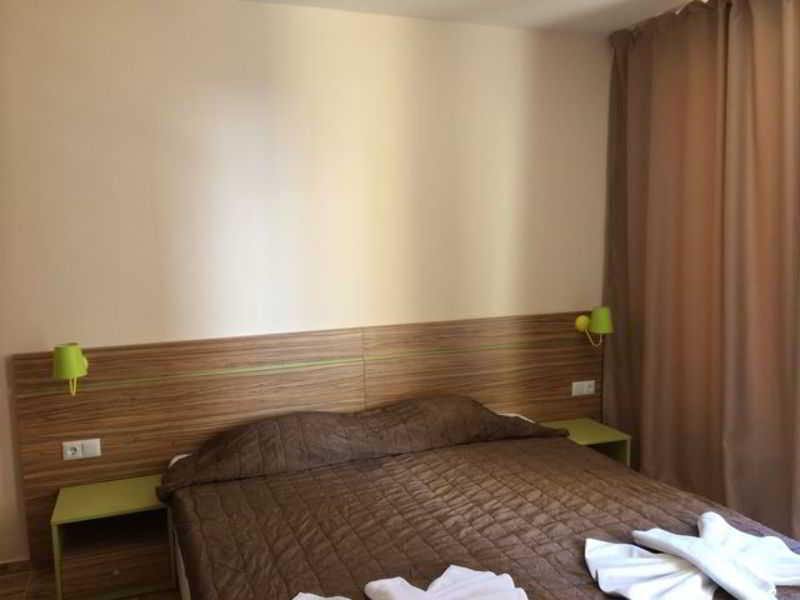 Tm Deluxe Hotel Slăntjev Brjag Exteriör bild