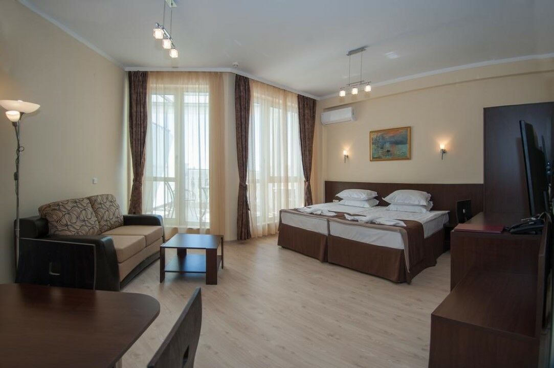 Tm Deluxe Hotel Slăntjev Brjag Exteriör bild