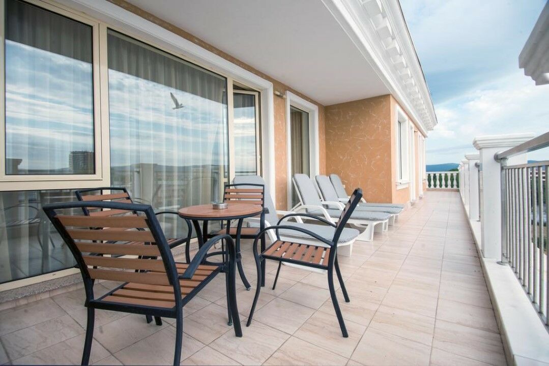 Tm Deluxe Hotel Slăntjev Brjag Exteriör bild